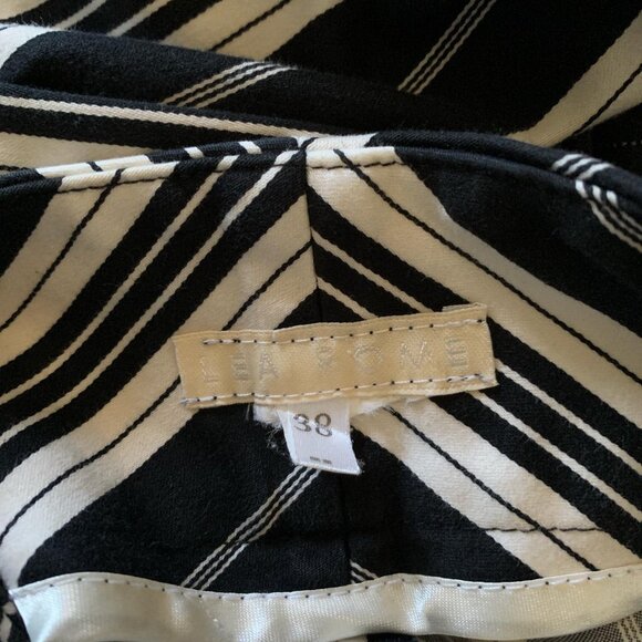 black and white lea rome striped pants with button/zipper closure - Picture 3 of 3
